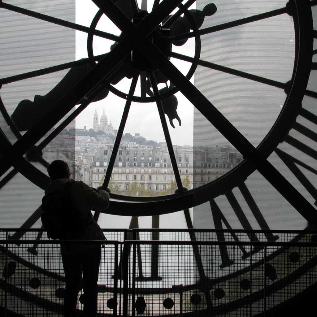 INVENTING THE WORLD / clock Paris